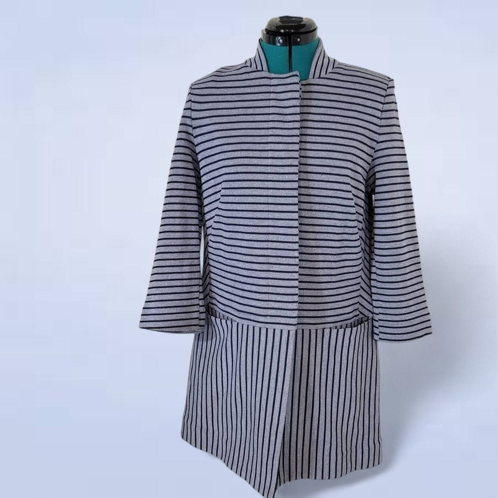 Cabi Car Jacket in Gray w/Navy Stripes Hidden buttons Size L ARA - Picture 2 of 6